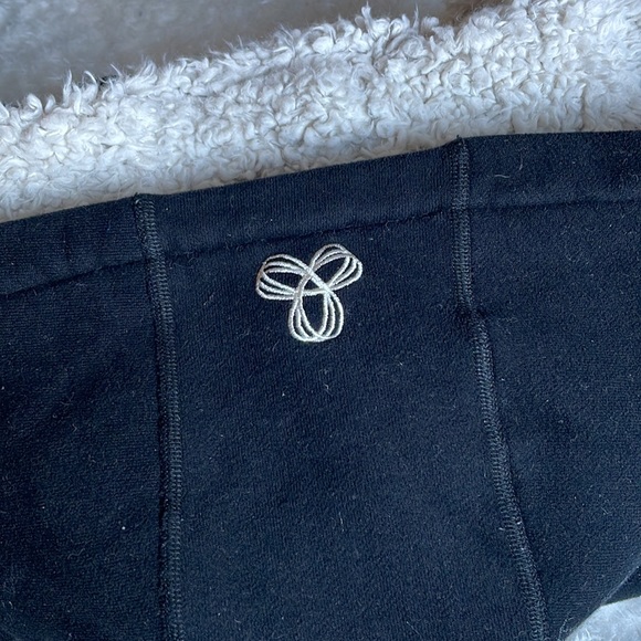 ARITZIA TNA Pacific Sherpa lined Hoodie size XS, black - Picture 7 of 8